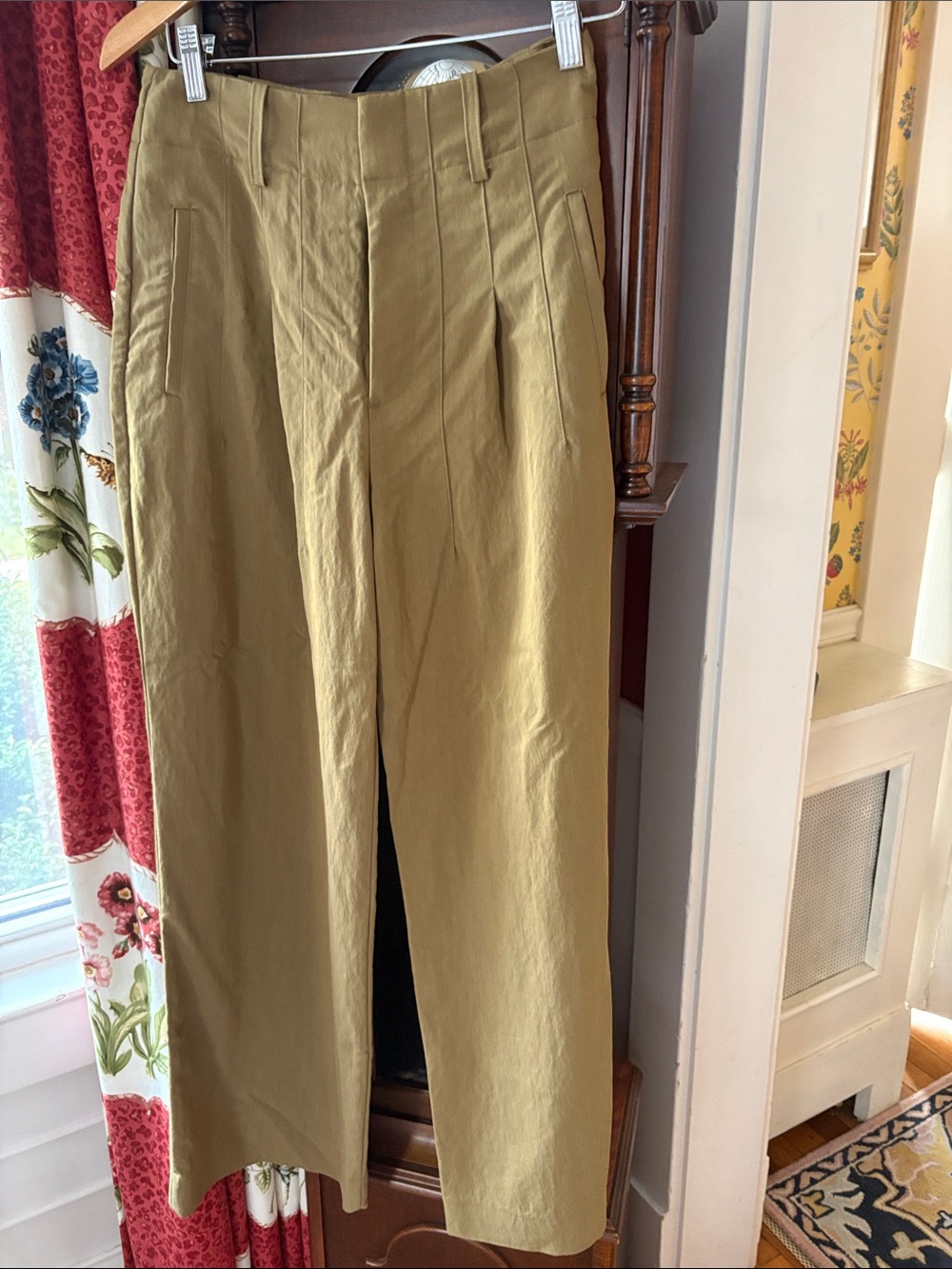 Banana Republic Olive Green Pleated Chinos